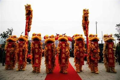 创意型庆典节目解析 吉祥舞狮、梅花桩舞狮、威风锣鼓、墨舞与婚庆礼仪服务的完美融合